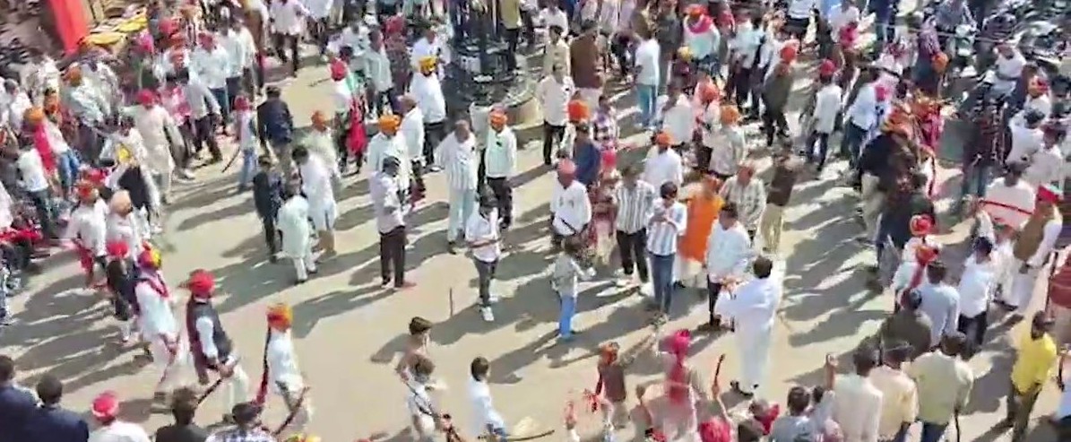 જામખંભાળિયામાં રાજપૂત સમાજ દ્વારા શસ્ત્ર પૂજન અને ભવ્ય શસ્ત્ર રેલીનું આયોજન સંપન્ન