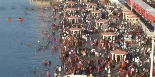શરદપૂર્ણિમા પર્વે પવિત્ર યાત્રાધામ દ્વારકામાં કૃષ્ણભક્તોનું ઘોડાપૂર, જય દ્વારકાધીશના નાદથી ગુંજી ઉઠી નગરી