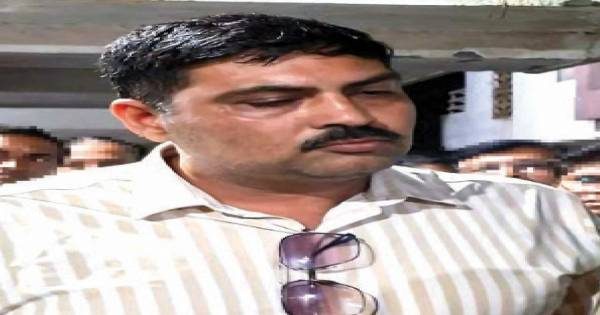 નવસારી જમીન કૌભાંડ: મૃતકના નામે બોગસ દસ્તાવેજ બનાવી જમીન હડપવાનો કારસો, બિલ્ડરના ઘરે પોલીસ ત્રાટકી