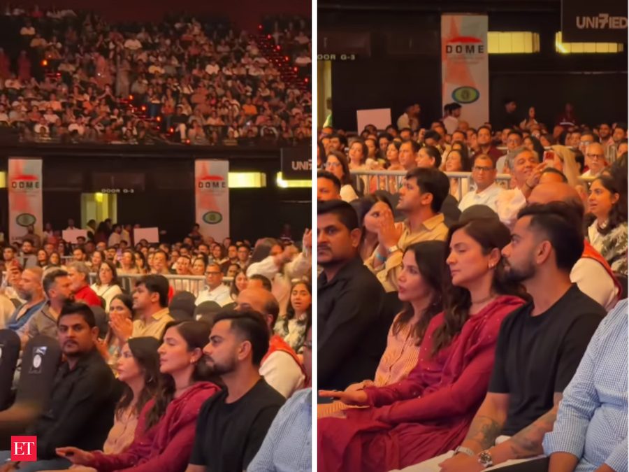 વિરાટ અને અનુષ્કા મુંબઈમાં ક્રિષ્ના દાસના કીર્તનમાં ભક્તિના રંગે રંગાયેલા નજરે પડ્યા