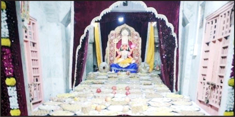 દ્વારકામાં દશેરા પર્વે 51મી શક્તિપીઠ શ્રી ભદ્રકાલી માતાજીના મંદિરે ભવ્ય હવન અને અન્નકૂટ દર્શન યોજાયા