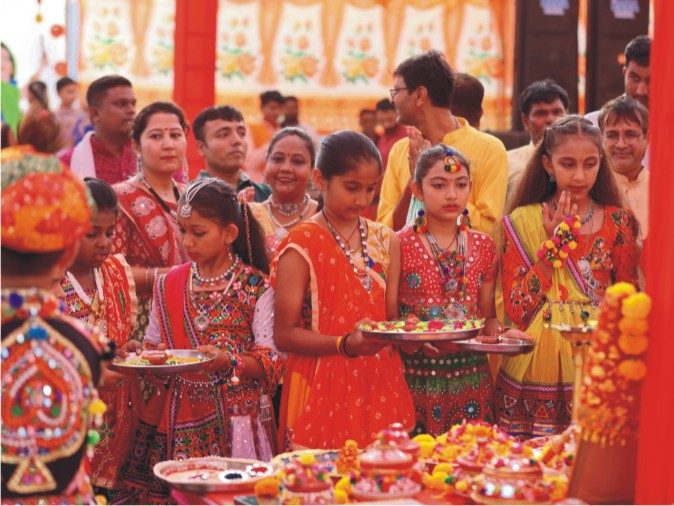 જામનગરની લક્ષ્મીદેવી દયાલદાસ એકેડેમીમાં નવરાત્રિની રંગેચંગે ઉજવણી સાથે મહિલાઓનું સન્માન