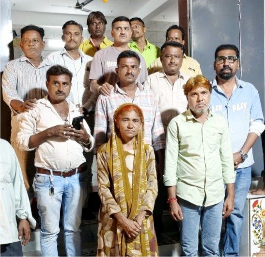 જામનગરમાં ભાઈચારાની અનોખી પહેલ, વોર્ડ નં. 1માં 1500 જેટલા બાળકોને કરાઈ લહાણી