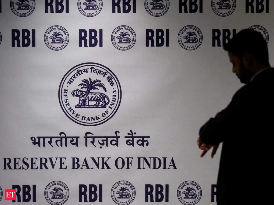 રૂપિયો બચાવવા માટે RBI ની કડક ચાલે બેંકોમાં કેશની તંગી વધારી