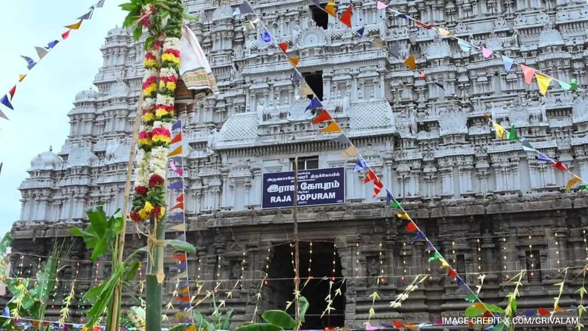 મદ્રાસ હાઈકોર્ટનો મોટો નિર્ણય, બીજા ધર્મના ચિહ્નો પહેરીને આગમિક મંદિરોમાં નહીં જઈ શકાય
