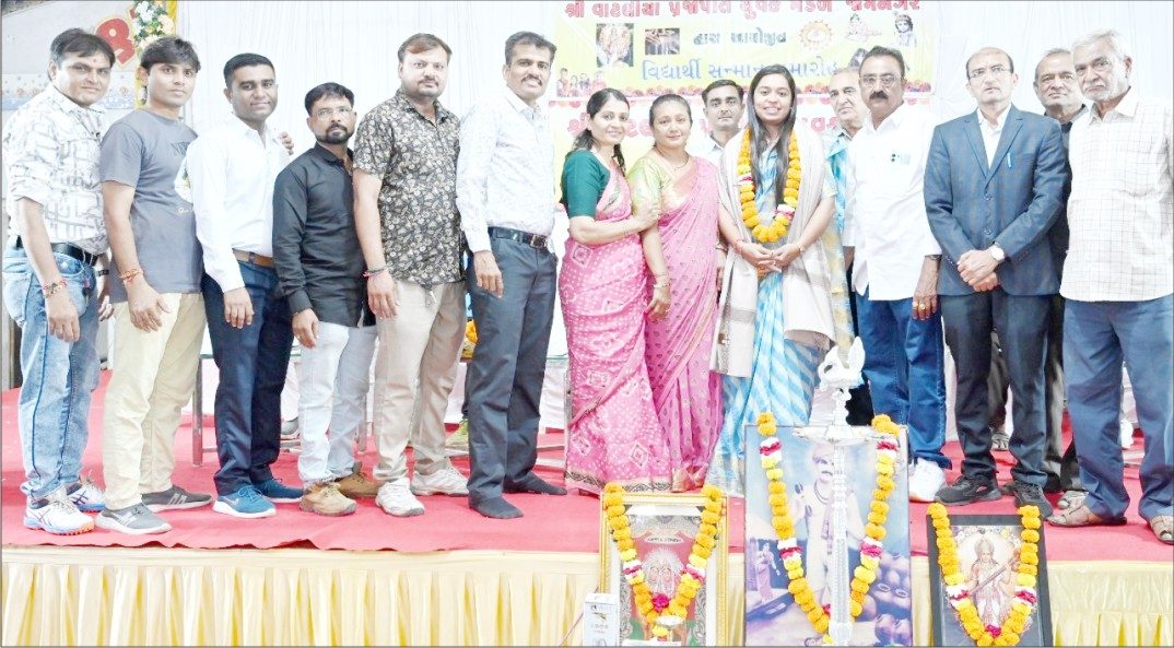 જામનગરમાં વાટલીયા પ્રજાપતિ સમાજ દ્વારા તેજસ્વી વિદ્યાર્થીઓનો સન્માન સમારોહ અને રક્તદાન કેમ્પ યોજાયો