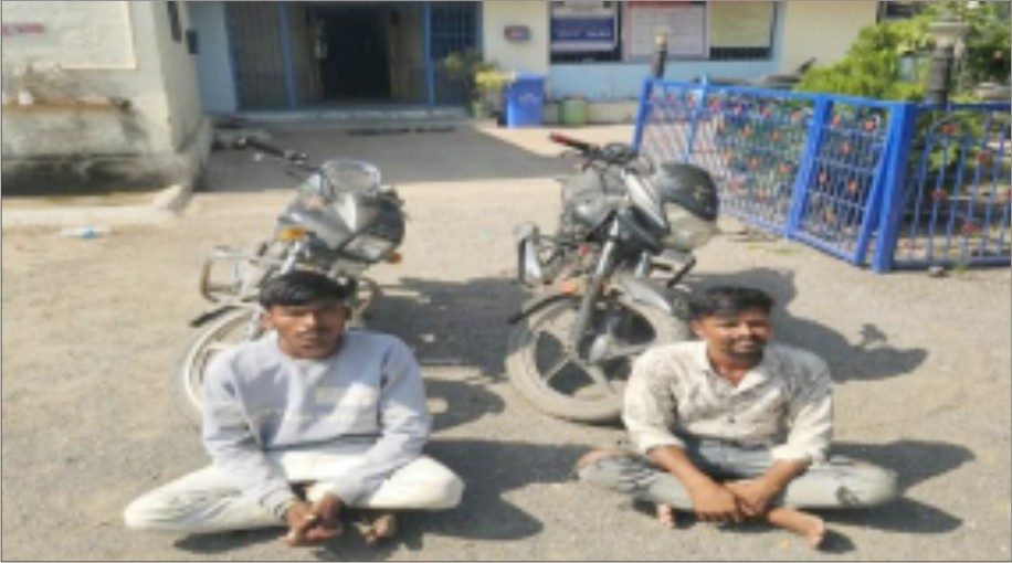 ધ્રોલના લૈયારા ગામમાંથી બાઈક ચોરી કરનાર બે શખ્સો પોલીસના સકંજામાં