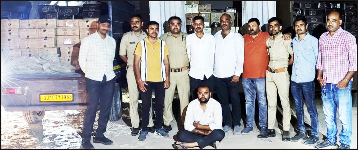 જામનગર-રાજકોટ હાઈવે પરના ગોડાઉનમાં દારૂનું કટીંગ ઝડપાયું, રૂ।. 53 લાખથી વધુનો મુદ્દામાલ જપ્ત