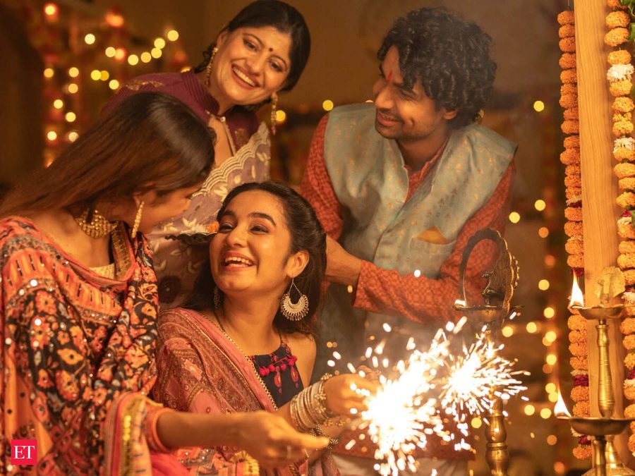 દિવાળી ૨૦૨૬: ધનતેરસથી ભાઈબીજ સુધીના પાંચ દિવસીય મહાપર્વનું સંપૂર્ણ કેલેન્ડર અને તેનું આધ્યાત્મિક મહત્વ