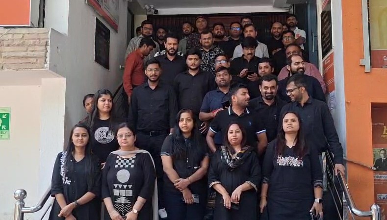 ભારતીય રિઝર્વ બેંકના આદેશથી રવિવારે પણ બેંકો કાર્યરત રહી: જામનગર જિલ્લામાં વહીવટી અને લોકકલ્યાણની કામગીરી તેજ