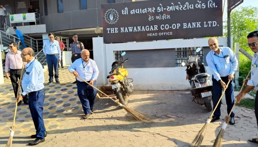 જામનગર જિલ્લાની સહકારી સંસ્થાઓ અને કચેરીઓમાં વ્યાપક સ્વચ્છતા ઝુંબેશ સાથે વૃક્ષારોપણ સંપન્ન