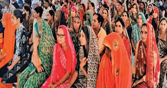 મહેસાણાની આદિત્ય હાઈસ્કૂલમાં વાલી સંમેલન યોજાયું: બાળકોને પ્રેમથી સમજાવવા અને શ્રેષ્ઠ ઉછેર કરવા અંગે અપાયું માર્ગદર્શન