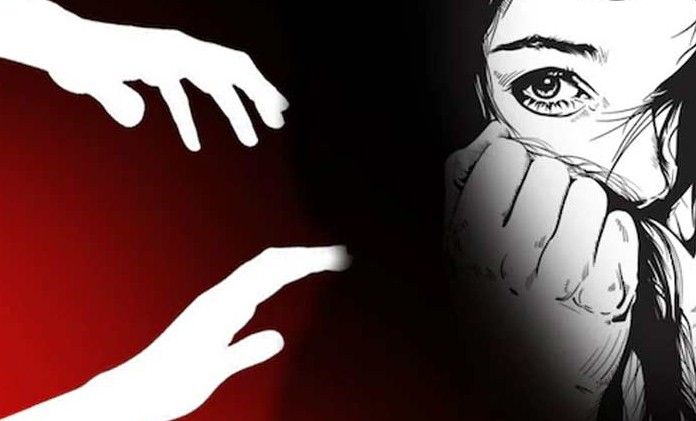રાજકોટમાં કાળજું કંપાવતી ઘટના: પત્નીની નજર સામે પાડોશી શખ્સે ૧૪ વર્ષની સગીરાનું શીયળ લૂંટ્યું, વિડીયો બનાવ્યો