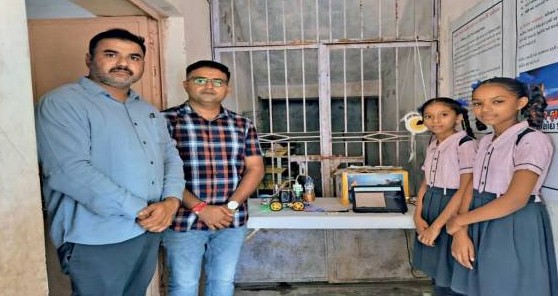 ગાંધીનગરના સાણોદાના બાળ વૈજ્ઞાનિકોની અનોખી કમાલ: વિજ્ઞાન મેળા માટે તૈયાર કર્યો અત્યાધુનિક ફાયર ફાઇટિંગ રોબોટ