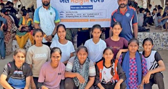 ખેલ મહાકુંભની રસ્સા ખેંચ સ્પર્ધામાં ધંધૂકાની સ્વામિનારાયણ વિદ્યાલયની ટીમ જિલ્લાકક્ષાએ પ્રથમ: હવે ઝોન કક્ષાએ ગજવશે મેદાન