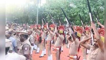 પ્રખ્યાત સંગીતકાર દેવાને તેમના વતન ગામમાં રાજકીય સન્માન સાથે અંતિમ વિદાય આપવામાં આવી