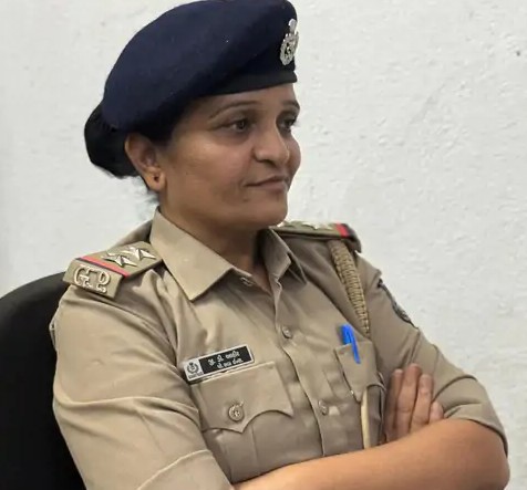 દારૂ ક્યારેય બંધ ન થાય તેવું વિવાદાસ્પદ નિવેદન આપનાર મહિલા પોલીસ અધિકારીની બદલી