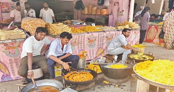વિજયાદશમીના પર્વે શિહોરીમાં ફાફ્ડા અને જલેબીની ખરીદી માટે ઉમટી લોકોની ભારે ભીડ