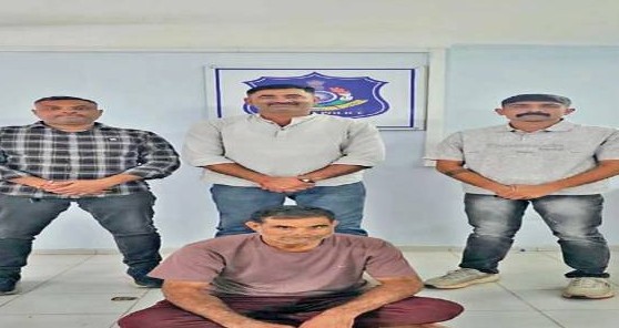 આણંદ શહેરમાંથી ઈકો કાર ચોરીનો ભેદ ઉકેલાયો, બે લાખ પચાસ હજારના મુદ્દામાલ સાથે એક શખ્સ ઝડપાયો