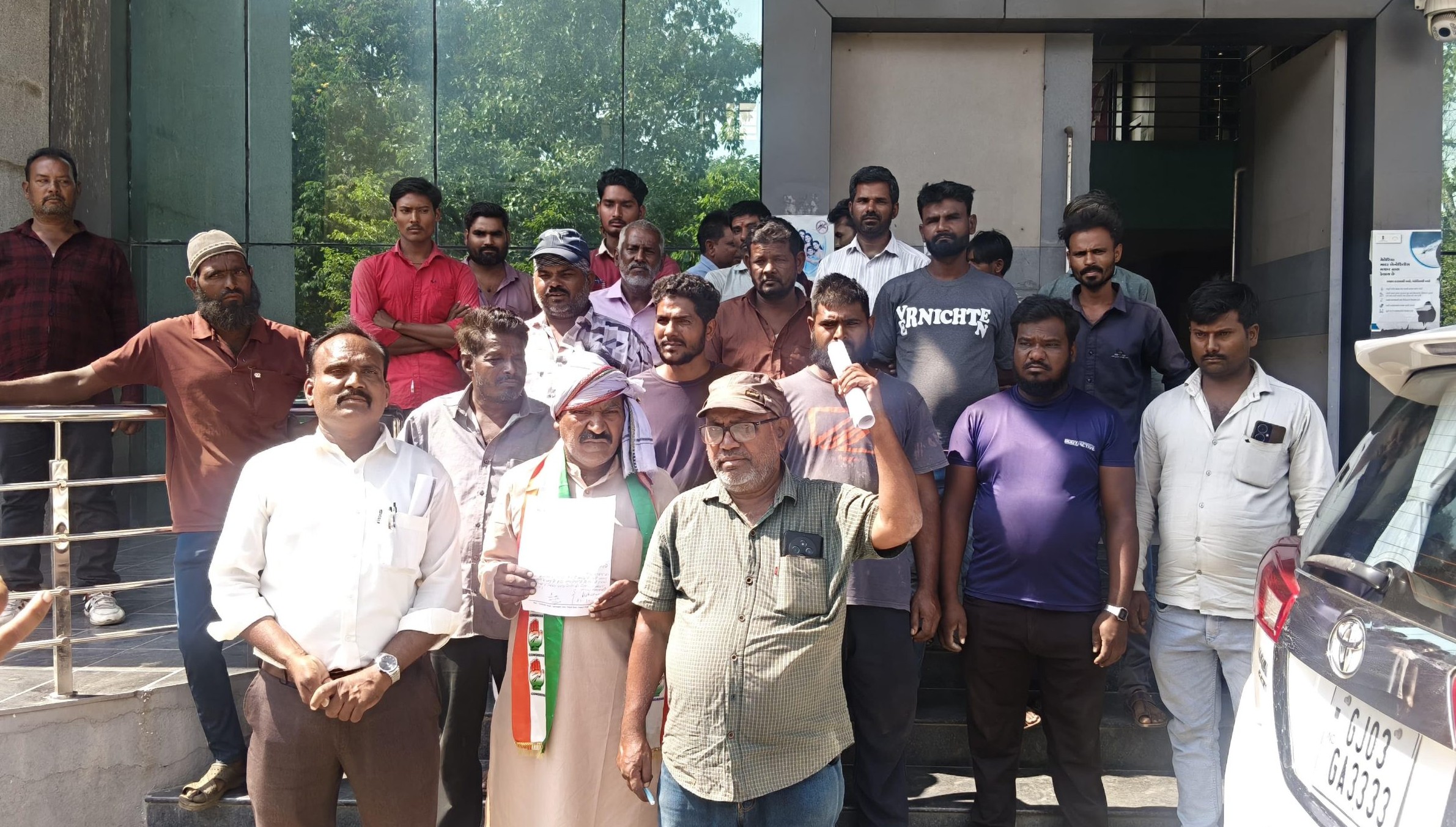 રાજકોટમાં સ્ક્રેપના વેપારીઓની પોલીસ ત્રાસ સામે રાવ, કલેક્ટરને આવેદન પત્ર પાઠવાયું