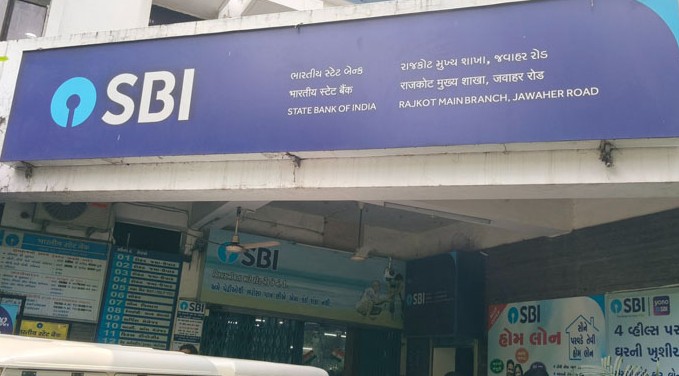 દેશની સૌથી મોટી બેંકનો ડેટા ડાર્ક વેબ પર લીક, ગ્રાહકોની સુરક્ષા સામે ગંભીર સવાલો ઉભા થયા