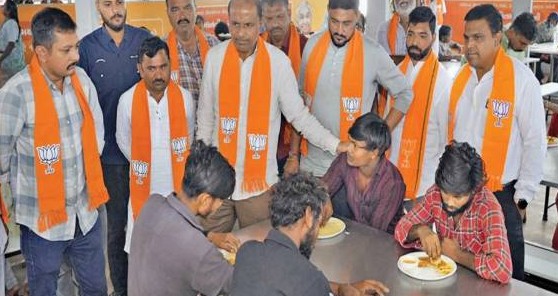ગાંધીનગર ખાતે કેન્દ્રીય ગૃહમંત્રી અમિત શાહના જન્મદિન નિમિત્તે સેવાકીય કાર્યો યોજાયા
