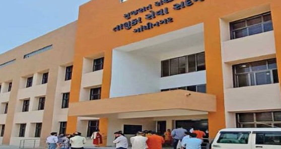 દિવાળી પહેલાં ગાંધીનગર તાલુકા સેવા સદન ધમધમતું થશે, અધિકારીઓએ કચેરીમાં કર્યો વિધિવત પ્રવેશ
