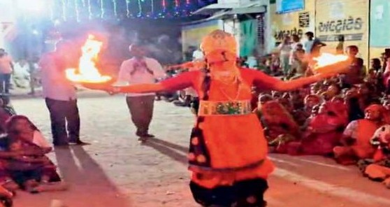 માંડલના વનપરડી ગામમાં સદી જૂની નાટ્ય પરંપરા આજે પણ અકબંધ, યુવાનો જાળવી રહ્યા છે સાંસ્કૃતિક વારસો