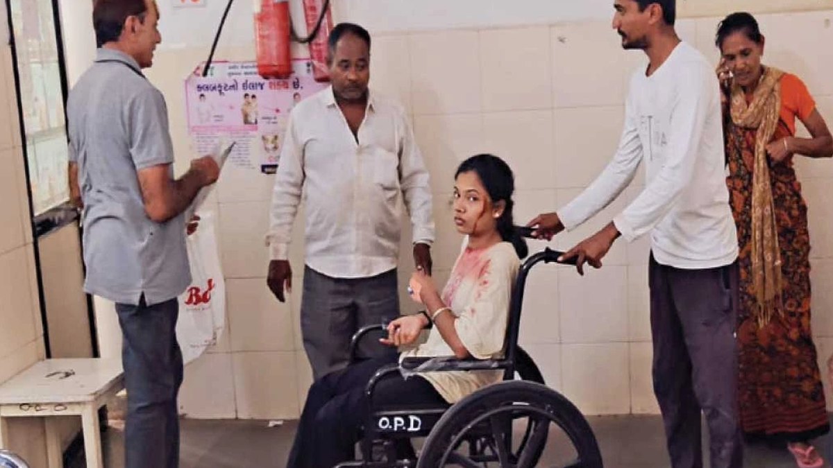 પોરબંદરના ટુકડા ગોસા ગામે કૌટુંબિક અસંતોષને કારણે પરિણીતાનો કૂવામાં કૂદીને જીવન ટૂંકાવવાનો પ્રયાસ; પુત્રીને બચાવવા માતાએ પણ ઝંપલાવ્યું, ગ્રામજનોની સમયસૂચકતાથી બંનેનો આબાદ બચાવ